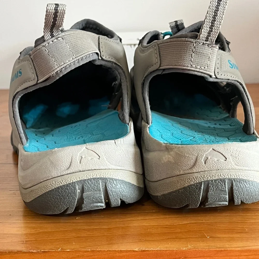 Simms‎ Right Angle Footbed Water Sandals Mens 9 Grey Teal Bungee Fishing 36999